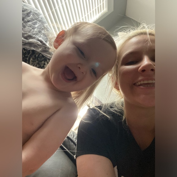 Meet your Posher, Ciera - Picture 2 of 3